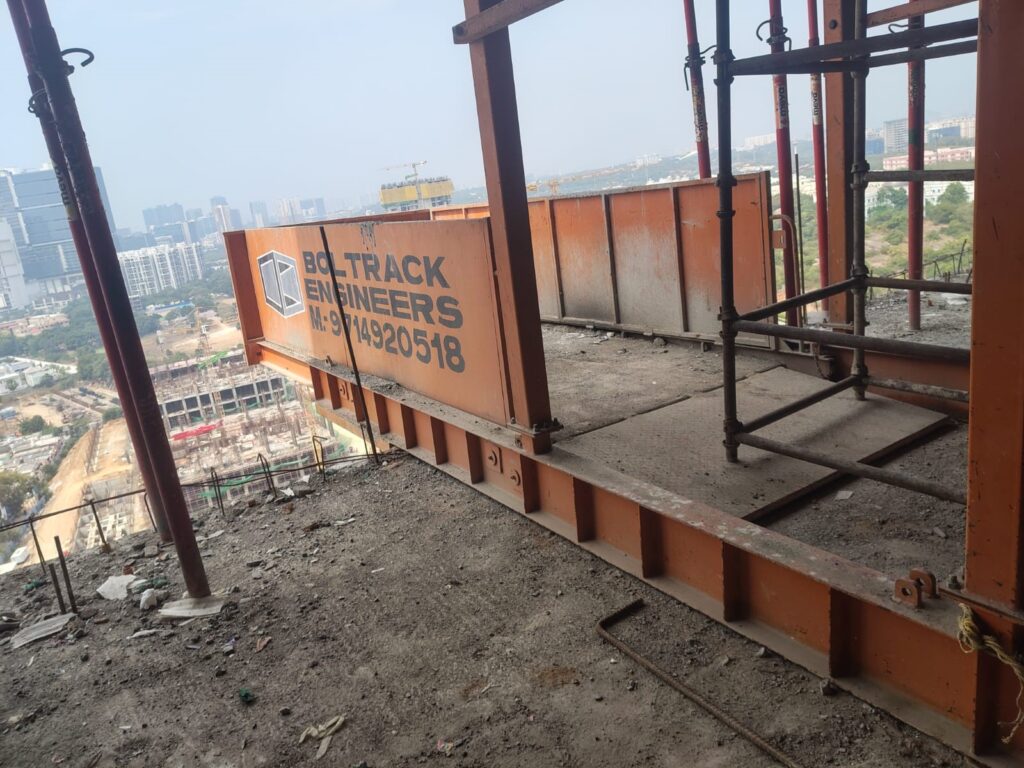 cantilever Platforms for Modern Data Centers and Construction Sites